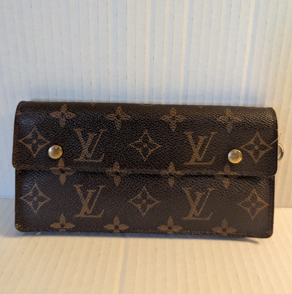 LOUIS VUITTON Monogram Portefeuille Accordion M58008 Chain Wallet - Picture 5 of 14